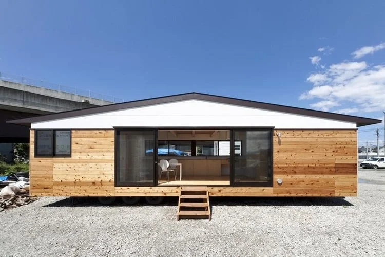 Casa prefabricada acabado madera con ruedas