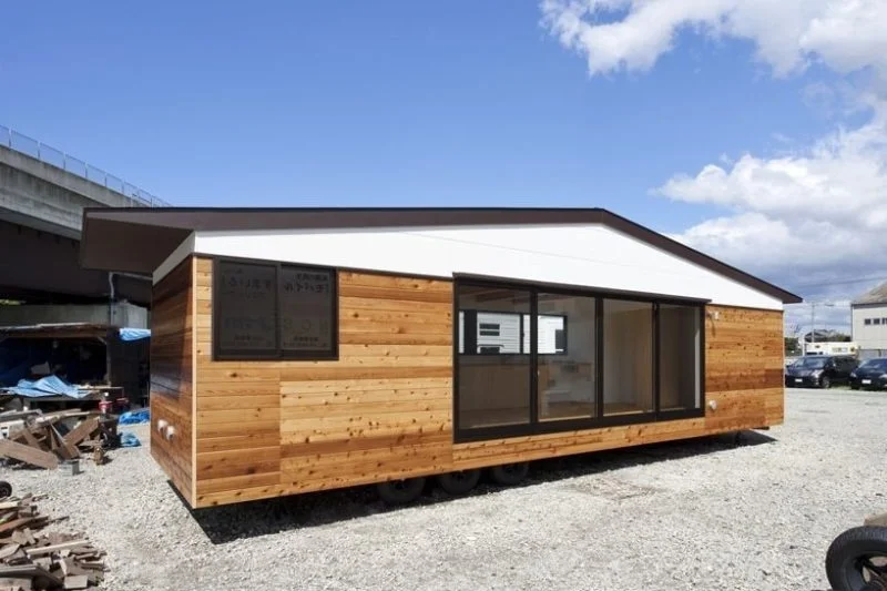 Casa prefabricada acabado madera con ruedas